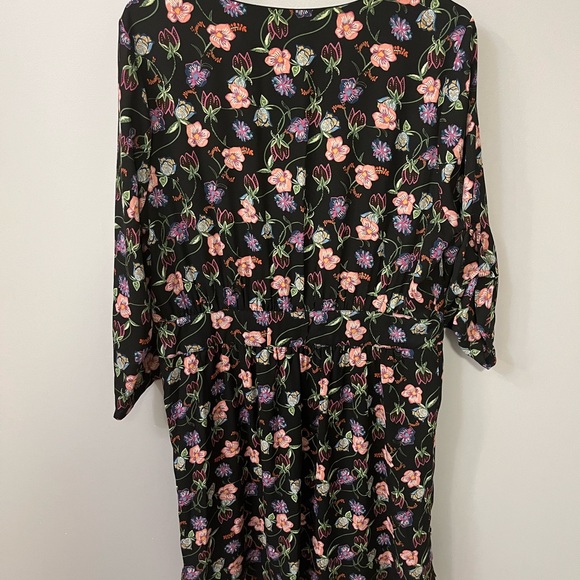 Nylon flower wrap dress - Picture 2 of 2